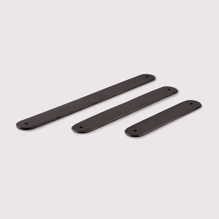 Curved Handle Backplate - Antique Bronze by Hepburn