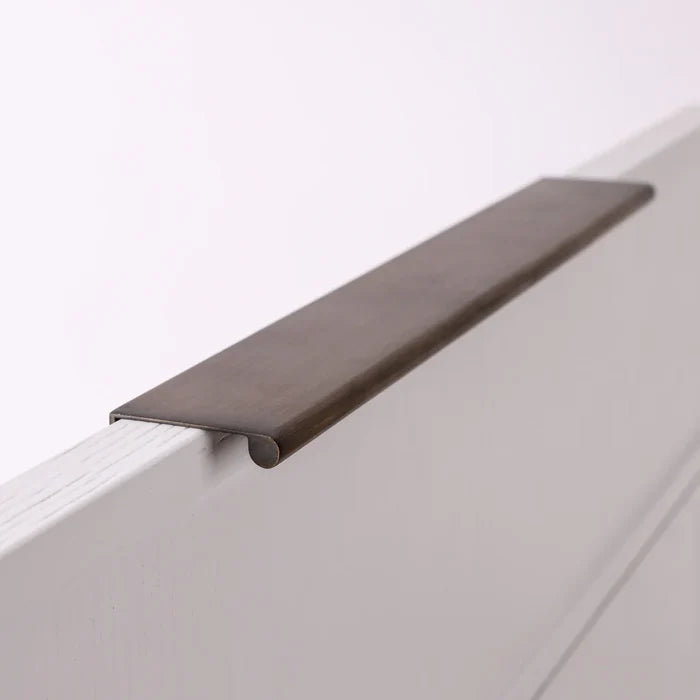 HH x Ren Lip Pull - English Bronze by Hepburn