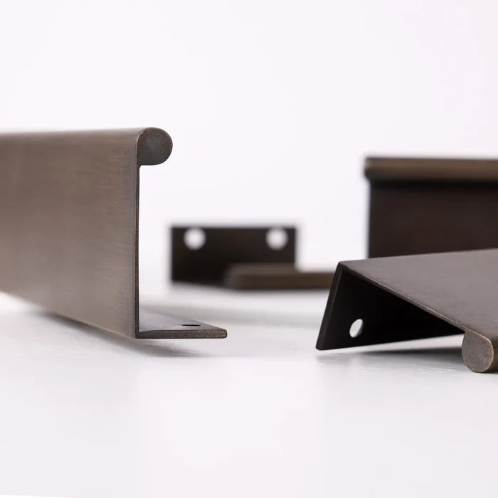 HH x Ren Lip Pull - English Bronze by Hepburn