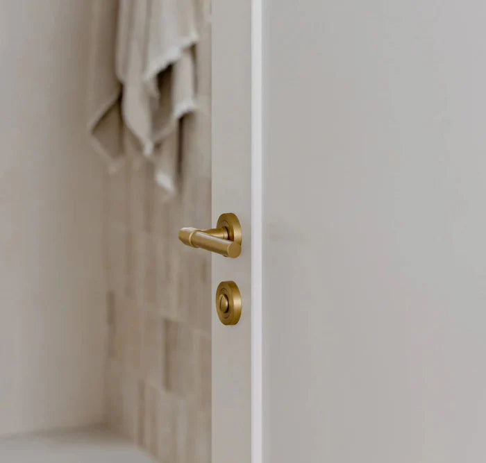 IVER Helsinki Solid Brass Round Rose Door Handle – Multiple Finishes Available - Entry - Point - 20626 - Iver