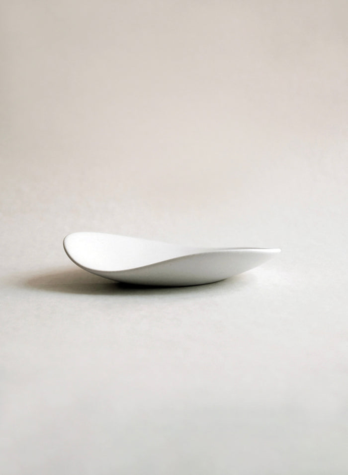 NR Ceramics Small Pebble Plate, stone white