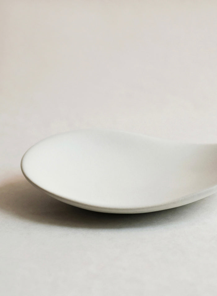 NR Ceramics Small Pebble Plate, stone white