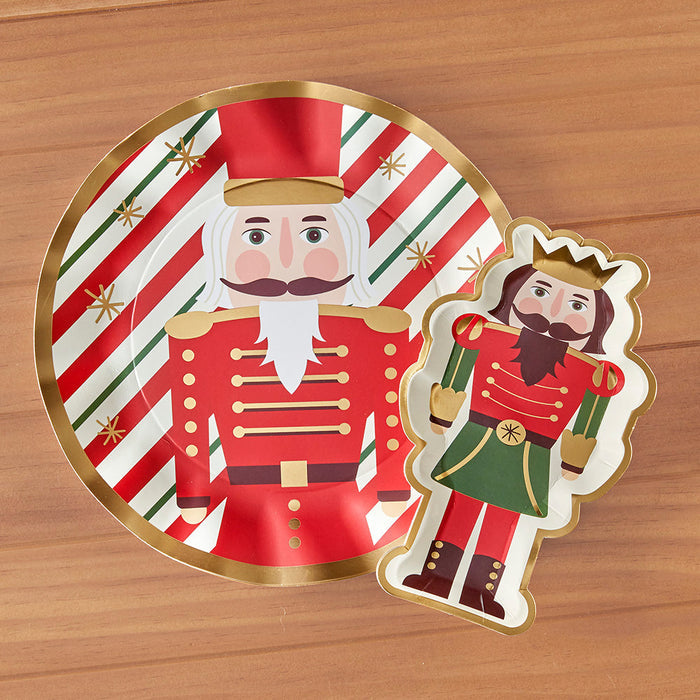 Sophistiplate Wavy Christmas Paper Dinner Plates, Nutcracker