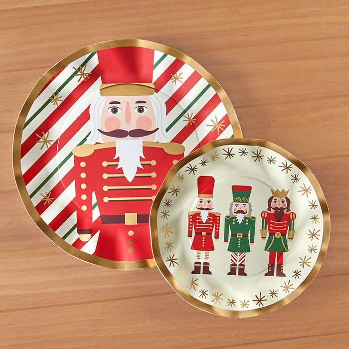 Sophistiplate Wavy Christmas Paper Dinner Plates, Nutcracker