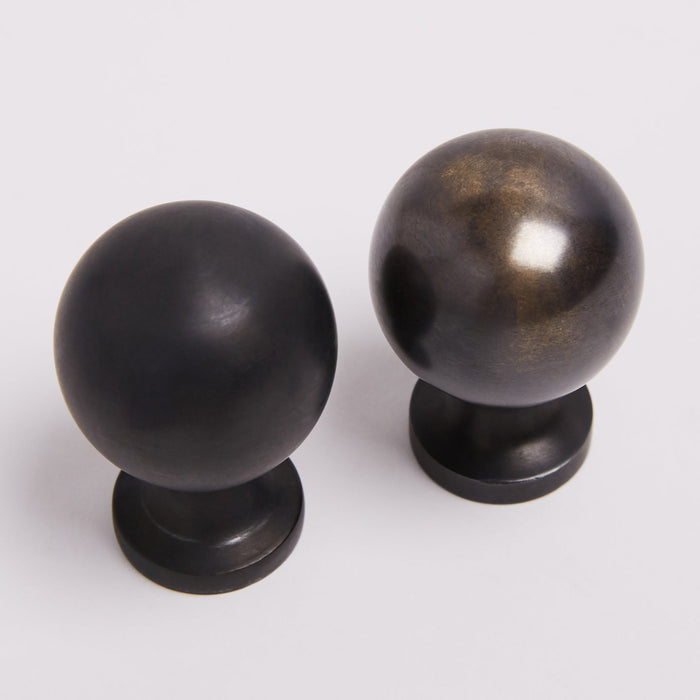 Surrey Knob - Scorched Black By Hepburn
