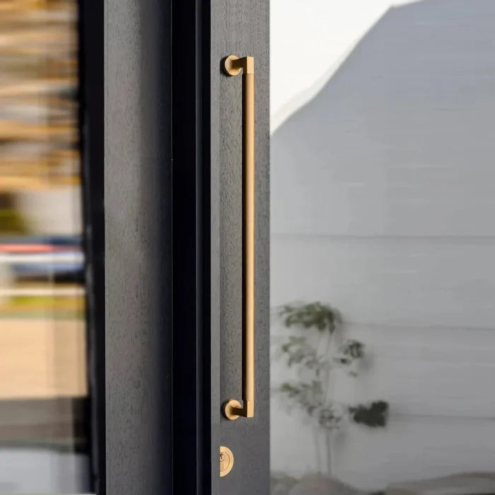V23 Offset Pull Handle